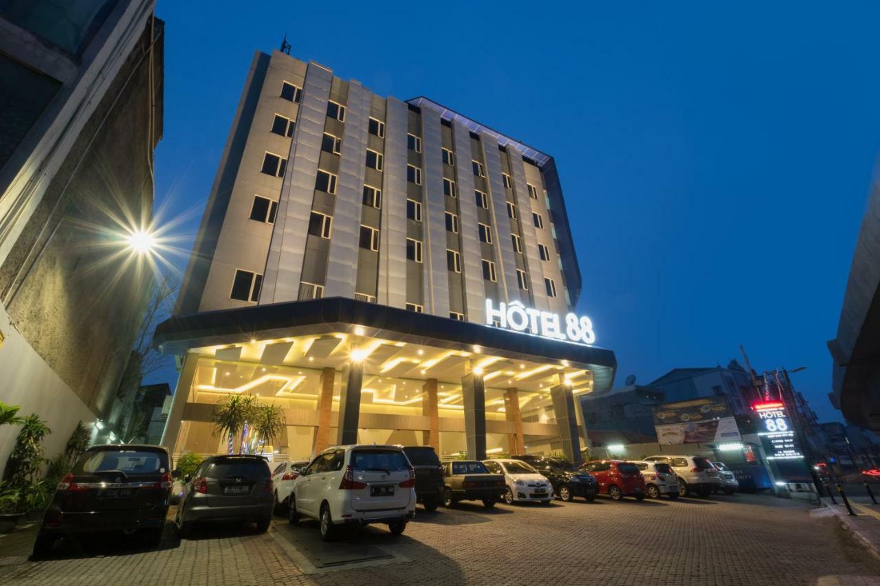 Hotel 88 Itc Fatmawati By Wh